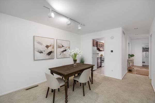2112 Overlook Court, Ann Arbor, MI 48103