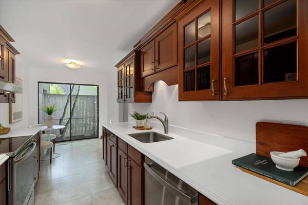 2112 Overlook Court, Ann Arbor, MI 48103