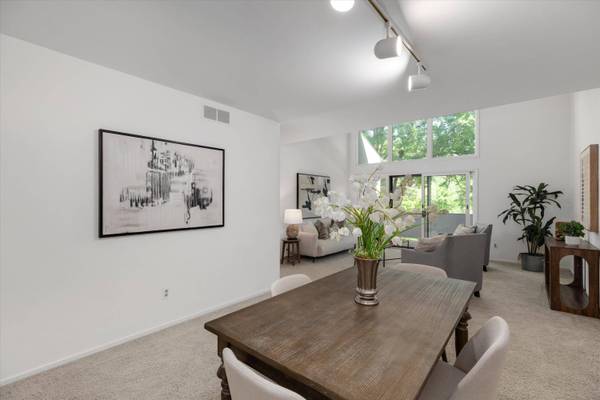 2112 Overlook Court, Ann Arbor, MI 48103