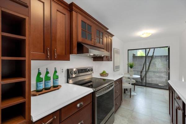 2112 Overlook Court, Ann Arbor, MI 48103