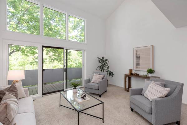 2112 Overlook Court, Ann Arbor, MI 48103