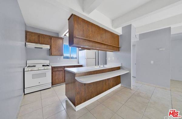 43643 Stanridge Ave, Lancaster, CA 93535