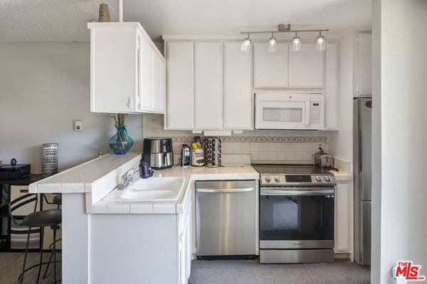 6151 Orange St #307, Los Angeles, CA 90048