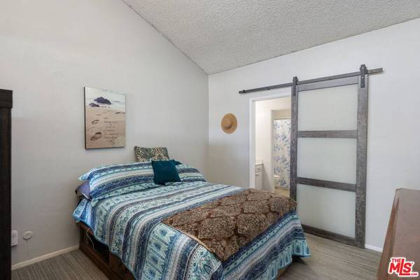 6151 Orange St #307, Los Angeles, CA 90048