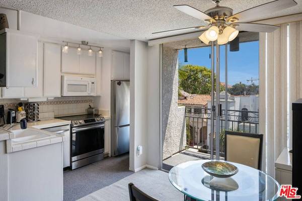 6151 Orange St #307, Los Angeles, CA 90048