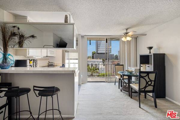 6151 Orange St #307, Los Angeles, CA 90048