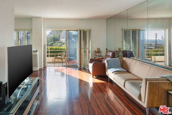 1131 Alta Loma Rd #412, West Hollywood, CA 90069