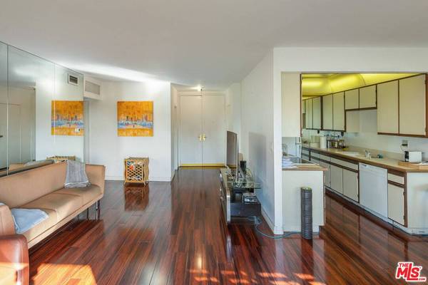 1131 Alta Loma Rd #412, West Hollywood, CA 90069