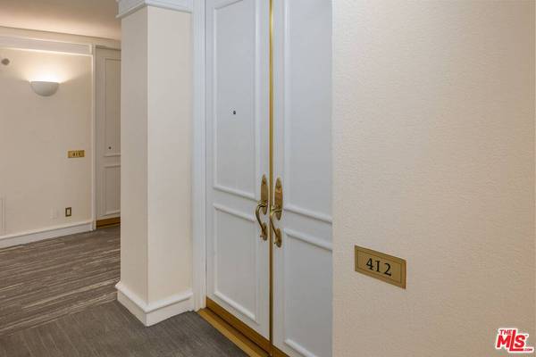 1131 Alta Loma Rd #412, West Hollywood, CA 90069