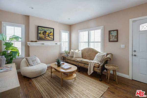 3007 Hyde Park Blvd, Los Angeles, CA 90043