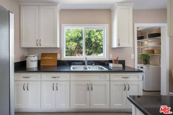 3007 Hyde Park Blvd, Los Angeles, CA 90043