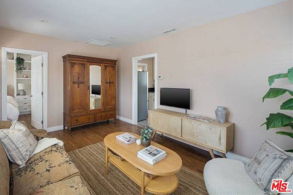 3007 Hyde Park Blvd, Los Angeles, CA 90043