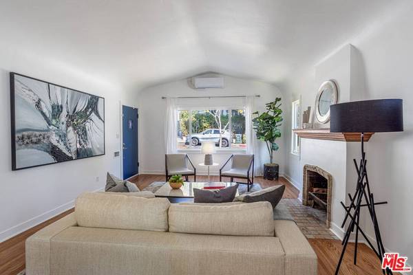 9020 Phyllis Ave, West Hollywood, CA 90069