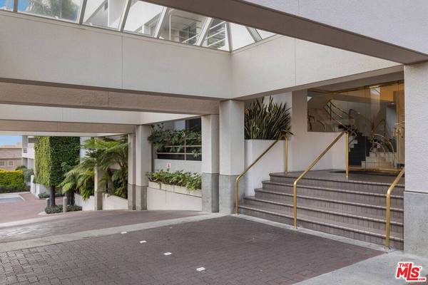 1131 Alta Loma Rd #412, West Hollywood, CA 90069