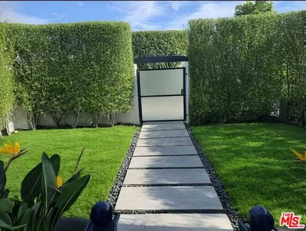 2751 Midvale Ave, Los Angeles, CA 90064
