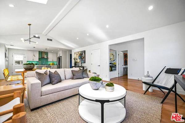 2751 Midvale Ave, Los Angeles, CA 90064