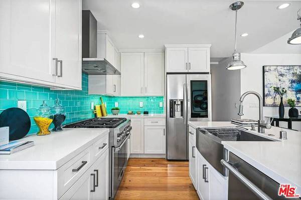2751 Midvale Ave, Los Angeles, CA 90064