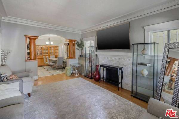 2822 S La Salle Ave, Los Angeles, CA 90018
