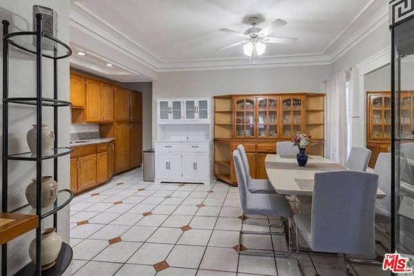 2822 S La Salle Ave, Los Angeles, CA 90018