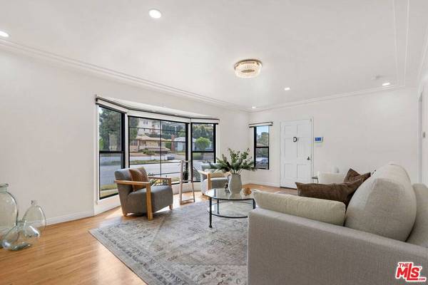 5853 S La Brea Ave, Los Angeles, CA 90056