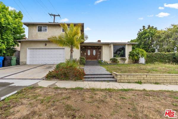 5502 S Chariton Ave, Los Angeles, CA 90056
