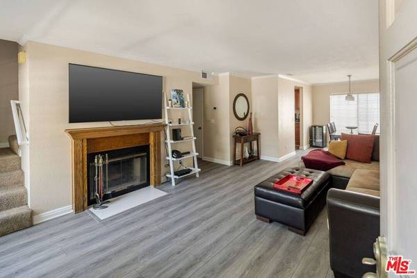 154 N Meridith Ave #7, Pasadena, CA 91106