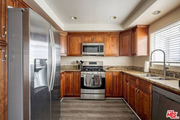 154 N Meridith Ave #7, Pasadena, CA 91106
