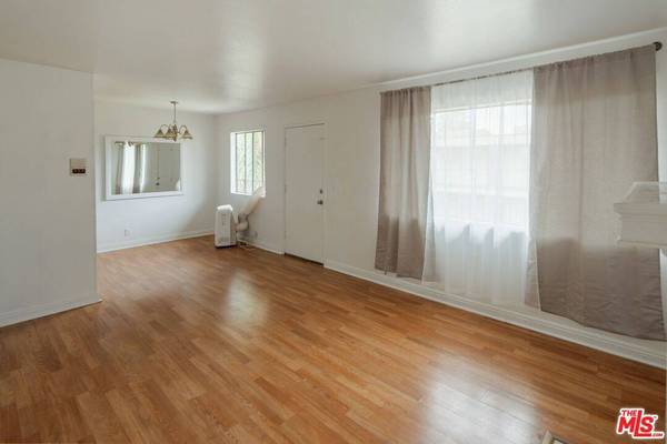 8505 Columbus Ave #307, Los Angeles, CA 91343