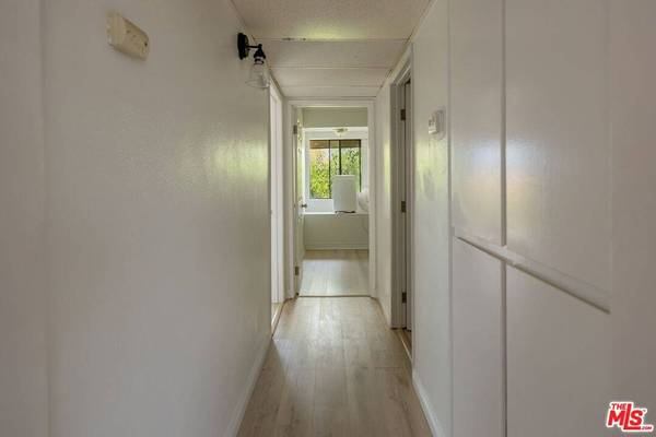8505 Columbus Ave #307, Los Angeles, CA 91343
