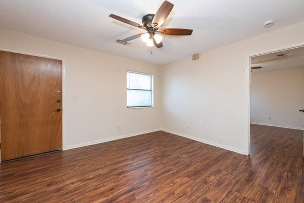 Luling, TX 78648-2905,319 E Bowie St