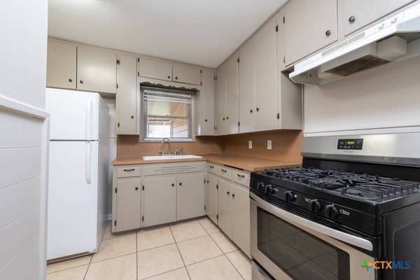 126 Bellaire ST, Luling, TX 78648