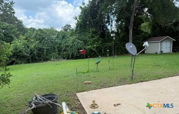 203 Memorial DR, Luling, TX 78648