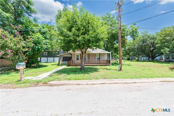 705 S Laurel AVE, Luling, TX 78648