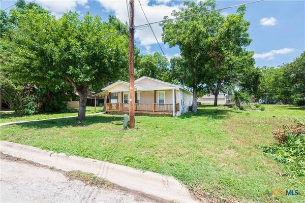 705 S Laurel AVE, Luling, TX 78648