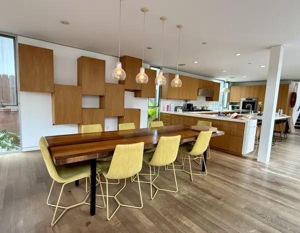 732 Brooks Ave, Venice, CA 90291-3425