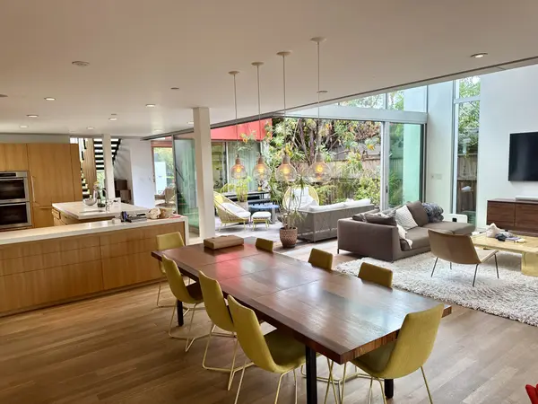 732 Brooks Ave, Venice, CA 90291-3425