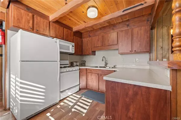 130 Maple LN, Sugarloaf, CA 92386