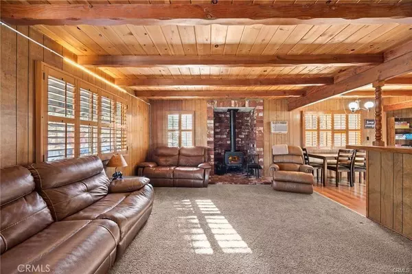 130 Maple LN, Sugarloaf, CA 92386