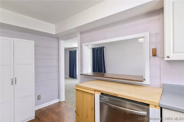 9101 Walter AVE, Louisville, KY 40229