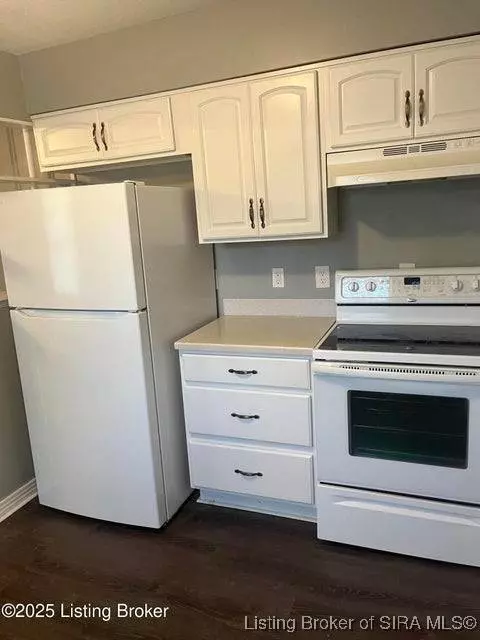 5901 Jessamine LN, Louisville, KY 40258