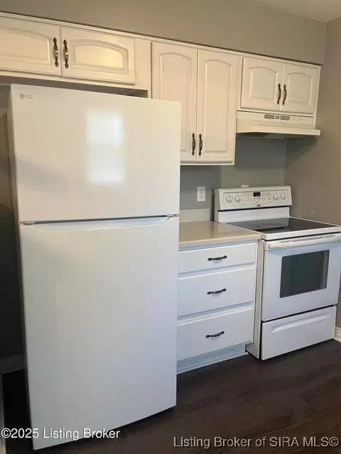 5901 Jessamine LN, Louisville, KY 40258