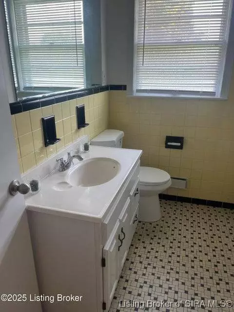 5901 Jessamine LN, Louisville, KY 40258