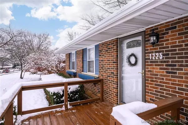 1225 Sportsman DR, Jeffersonville, IN 47130