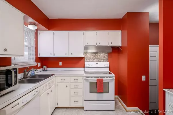 1225 Sportsman DR, Jeffersonville, IN 47130