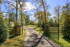 8126 John Pectol RD, Georgetown, IN 47122