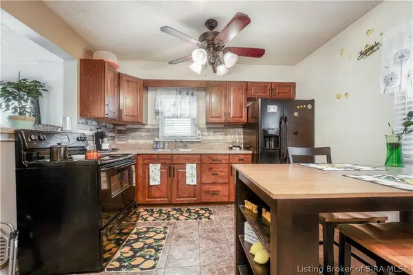4618 Grandview DR, Louisville, KY 40216