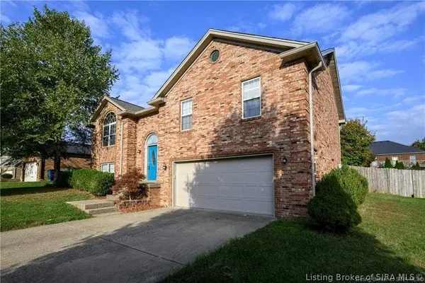 1034 Brookstone CT, Georgetown, IN 47122