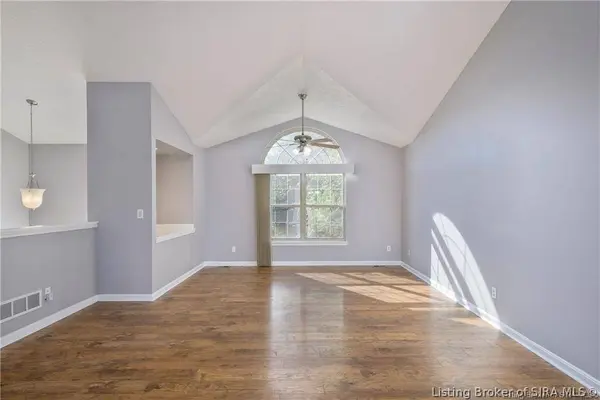 1034 Brookstone CT, Georgetown, IN 47122