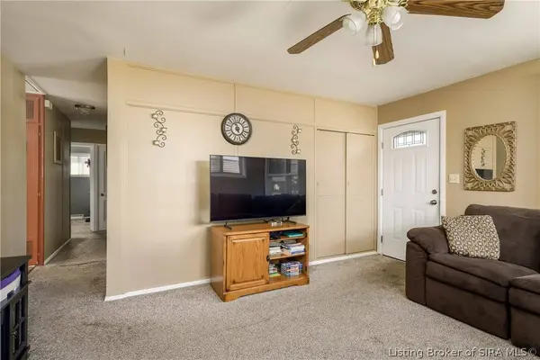 4917 Raven RD, Louisville, KY 40213