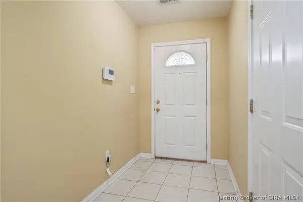 6616 Woods Mill DR, Louisville, KY 40272